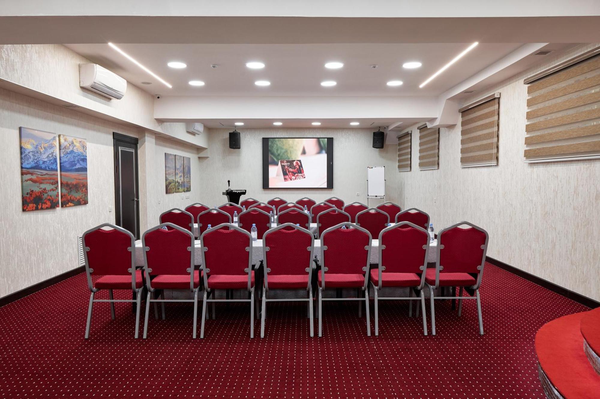 Megapolis Hotel Шымкент Экстерьер фото