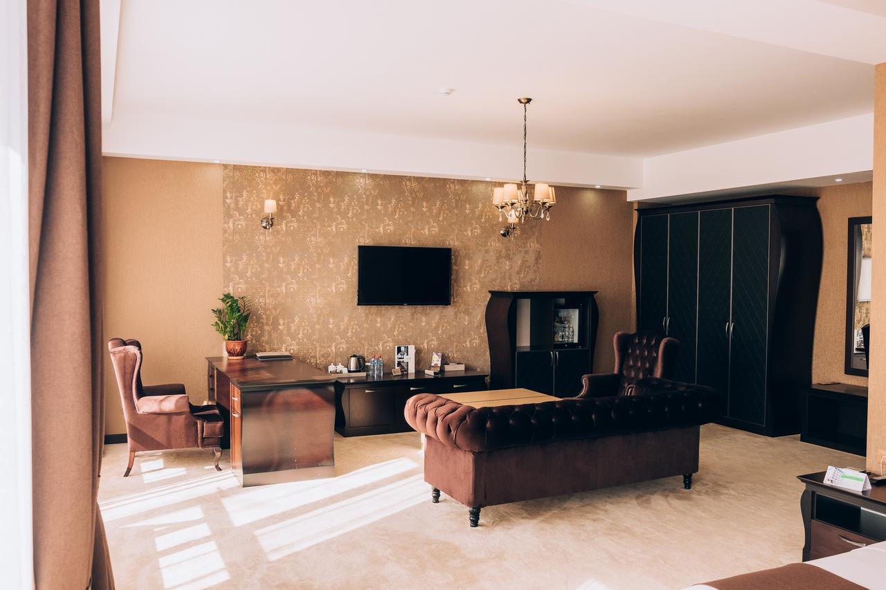 Megapolis Hotel Шымкент Экстерьер фото